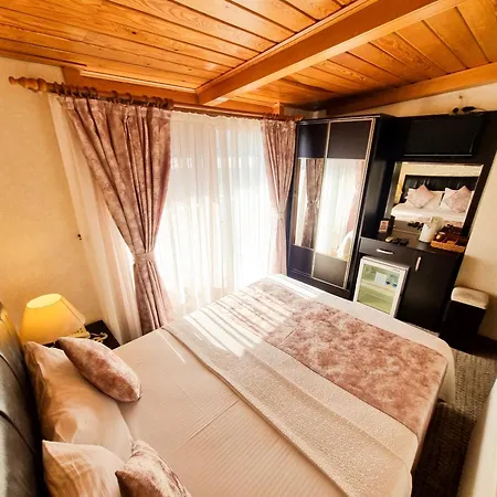 Eskibag Butik Hotell Adalar